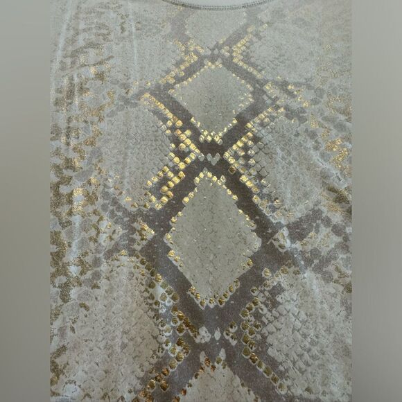 White House Black Market snake skin print T-shirt size M - Picture 3 of 8